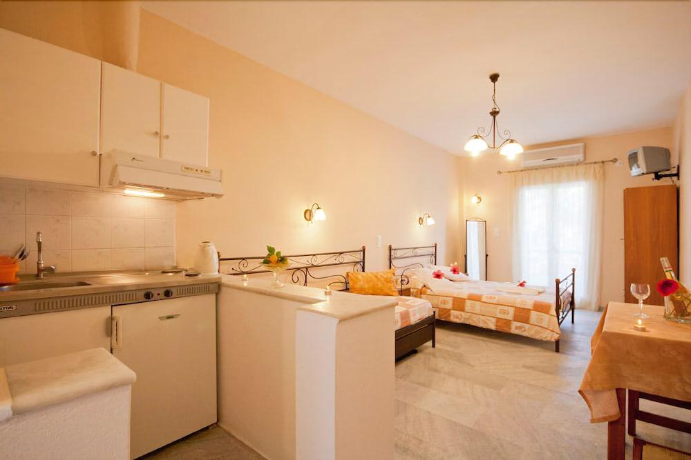 Agnadi Hotel Agia Anna  Exterior foto