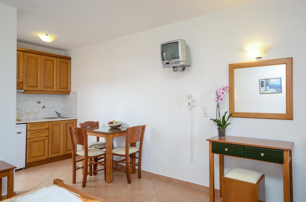 Agnadi Hotel Agia Anna  Exterior foto